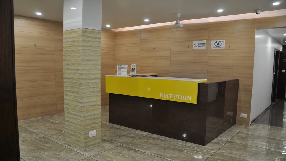 Restaurants near by Platinum plaza